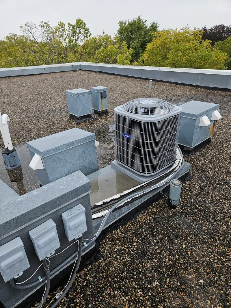 Rooftop AC Install project in Saint Paul, Minnesota, photo 1 of 9